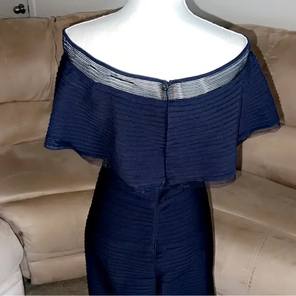 TADASHI SHOJI Tabora Off The Shoulder Gown - Picture 6 of 13